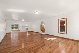 725 N 8th Ave, Addison, IL 60101 - Photo 9