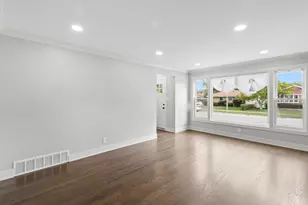 8804 S Fairfield Ave, Evergreen Park, IL 60805 - Photo 5