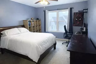 944 Cynthia Ln, Lake in the Hills, IL 60156 - Photo 15