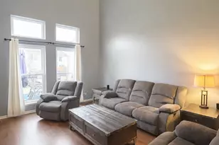 944 Cynthia Ln, Lake in the Hills, IL 60156 - Photo 5