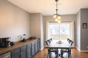 944 Cynthia Ln, Lake in the Hills, IL 60156 - Photo 3