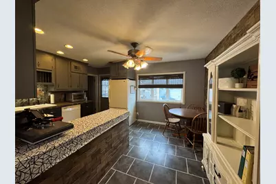 450 E 7th Street Court E, Milan, IL 61264 - Photo 7