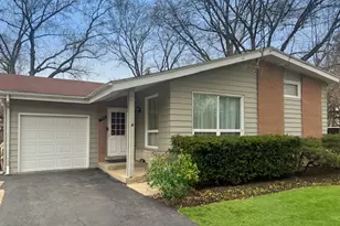 742 Pine St, Deerfield, IL 60015 - Photo 1