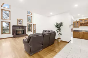 1007 Wildwood Ln, Mount Prospect, IL 60056 - Photo 9