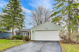 1918 Templar Dr, Naperville, IL 60565 - Photo 3