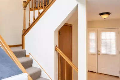 922 Little Falls Court, Elk Grove Village, IL 60007 - Photo 3