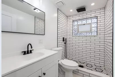 8231 Kilbourn Avenue, Skokie, IL 60076 - Photo 29