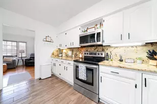 320 Vale Ave, Rockford, IL 61107 - Photo 9