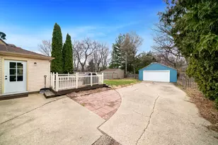 320 Vale Ave, Rockford, IL 61107 - Photo 41