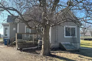 616 E Main St, Amboy, IL 61310 - Photo 3