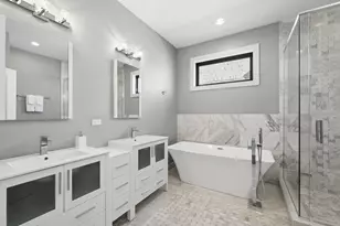 4220 S Ellis Ave, Chicago, IL 60653 - Photo 11