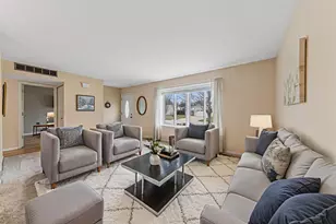 507 N Clearwater St, Roselle, IL 60172 - Photo 3