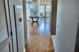 1720 Maple Ave, Evanston, IL 60201 - Photo 11
