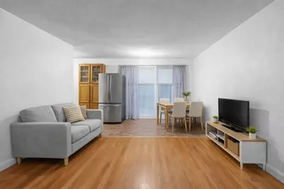 2424 W Estes Avenue #4I, Chicago, IL 60645 - Photo 11