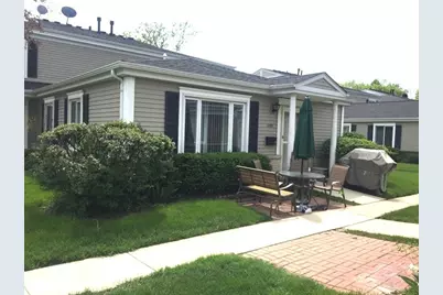 1581 Quaker Lane #107A, Prospect Heights, IL 60070 - Photo 1