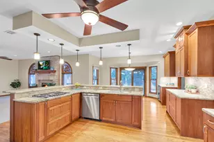 1364 Saxon Ln E, Naperville, IL 60564 - Photo 9