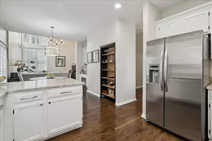 12790 W Sanctuary Ln, Lake Bluff, IL 60044 - Photo 13