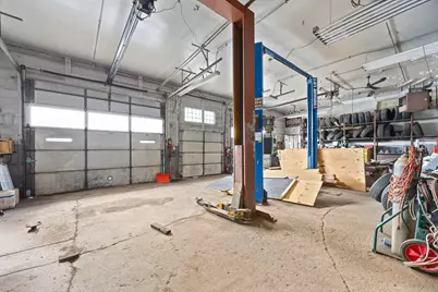 9101 S Kedzie Avenue, Evergreen Park, IL 60805 - Photo 11