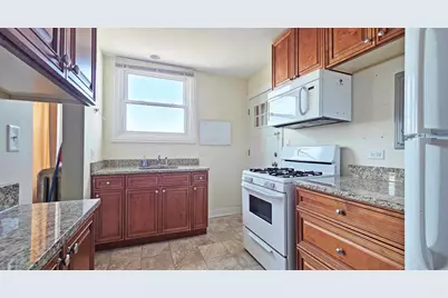 2333 W Farwell Avenue #3S, Chicago, IL 60645 - Photo 7