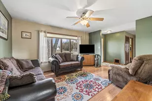 9712 Jean Dr, Hebron, IL 60034 - Photo 9