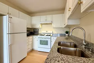 1560 E Baronet Ln, Palatine, IL 60074 - Photo 13