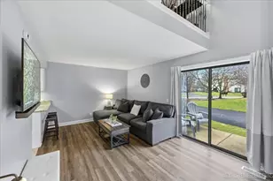 1345 Queensgreen Cir, Naperville, IL 60563 - Photo 7