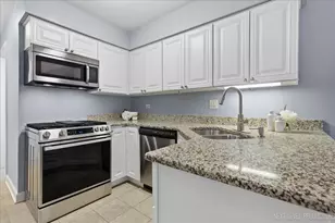 1345 Queensgreen Cir, Naperville, IL 60563 - Photo 9