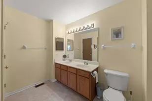 2924 Impressions Dr, Lake in the Hills, IL 60156 - Photo 19