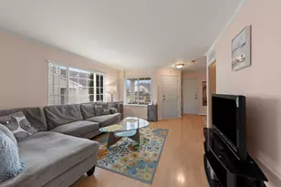 2924 Impressions Dr, Lake in the Hills, IL 60156 - Photo 7