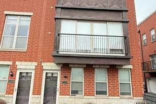 338 E 25th Pl, Chicago, IL 60616 - Photo 1