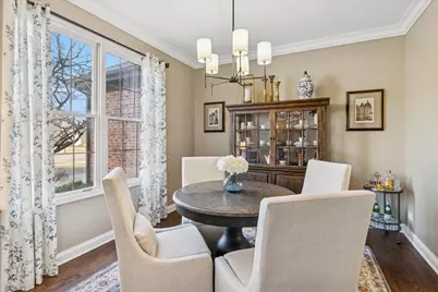 909 King Edward Avenue, Saint Charles, IL 60174 - Photo 11