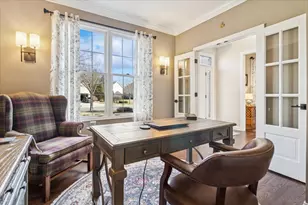 909 King Edward Ave, Saint Charles, IL 60174 - Photo 9