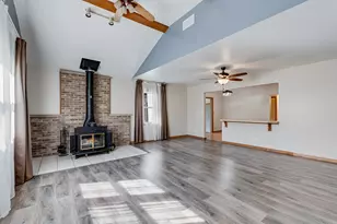 10 NE Circle Dr, Joliet, IL 60433 - Photo 3