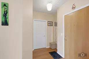 3401 N Carriageway Dr, Arlington Heights, IL 60004 - Photo 3