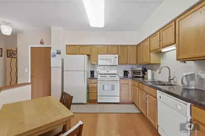 3401 N Carriageway Drive #208, Arlington Heights, IL 60004 - Photo 7