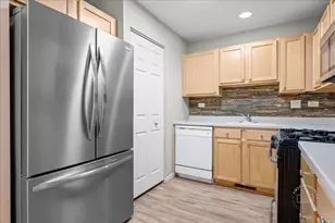 628 Lincoln Station Dr, Oswego, IL 60543 - Photo 11