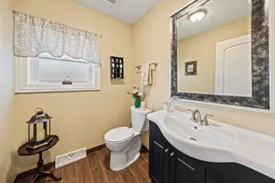 7934 Lotus Ave, Morton Grove, IL 60053 - Photo 11