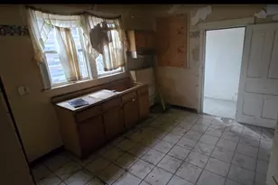 235 W 104th St, Chicago, IL 60628 - Photo 3