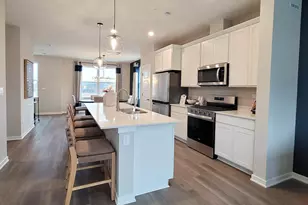 2221 Waters Edge Dr, Schaumburg, IL 60196 - Photo 13