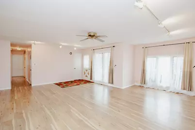 967 Grissom Trail, Elk Grove Village, IL 60007 - Photo 3