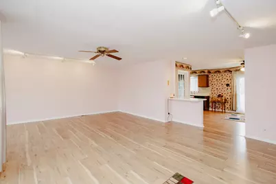 967 Grissom Trail, Elk Grove Village, IL 60007 - Photo 5