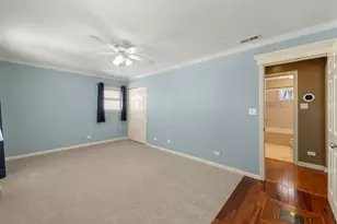 13 S Victoria Ln, Streamwood, IL 60107 - Photo 9