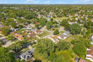 13 S Victoria Ln, Streamwood, IL 60107 - Photo 27