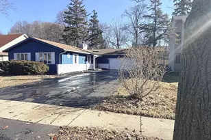 7 Woodhead Dr, Lake Villa, IL 60046 - Photo 1