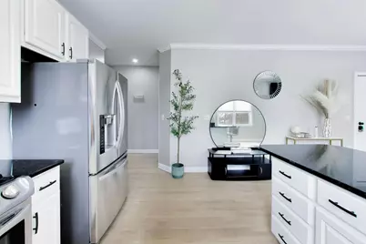 7230 N Oakley Avenue #2S, Chicago, IL 60645 - Photo 7