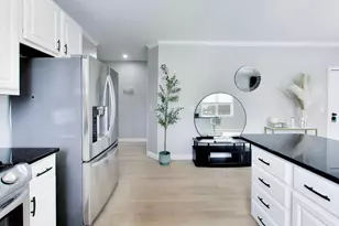 7230 N Oakley Ave, Chicago, IL 60645 - Photo 7