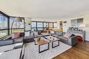 360 E Randolph St, Chicago, IL 60601 - Photo 5