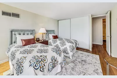 360 E Randolph Street #2304, Chicago, IL 60601 - Photo 19