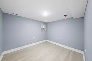 3236 W Eastwood Ave, Chicago, IL 60625 - Photo 5