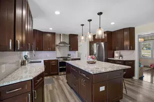 27942 N Lakeview Cir, McHenry, IL 60051 - Photo 9